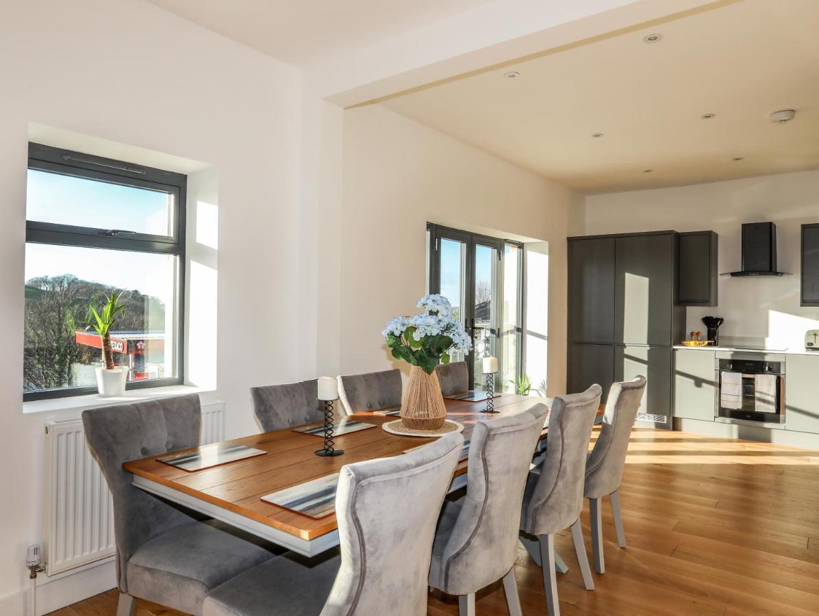 Bryn Min Manton Penthouse Apartment