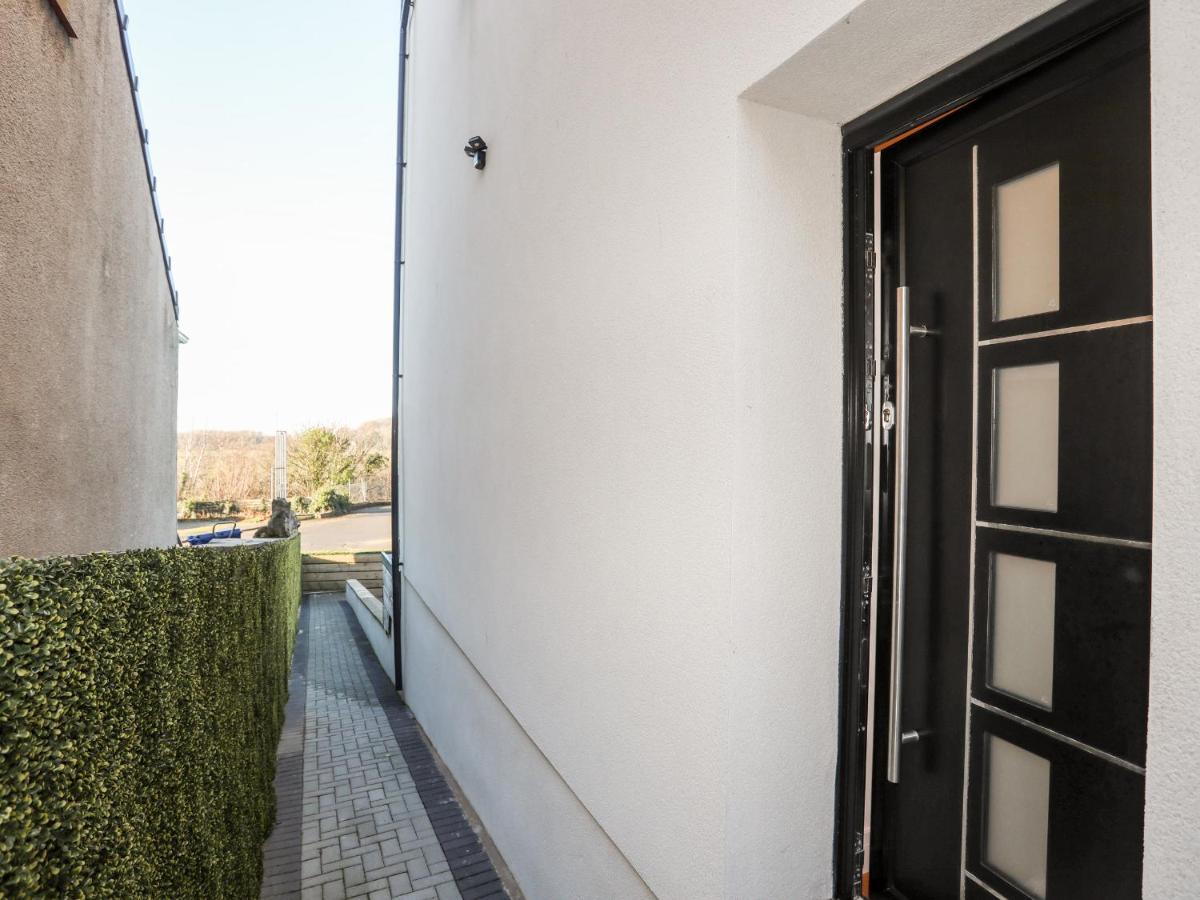 Bryn Min Manton Penthouse Apartment *