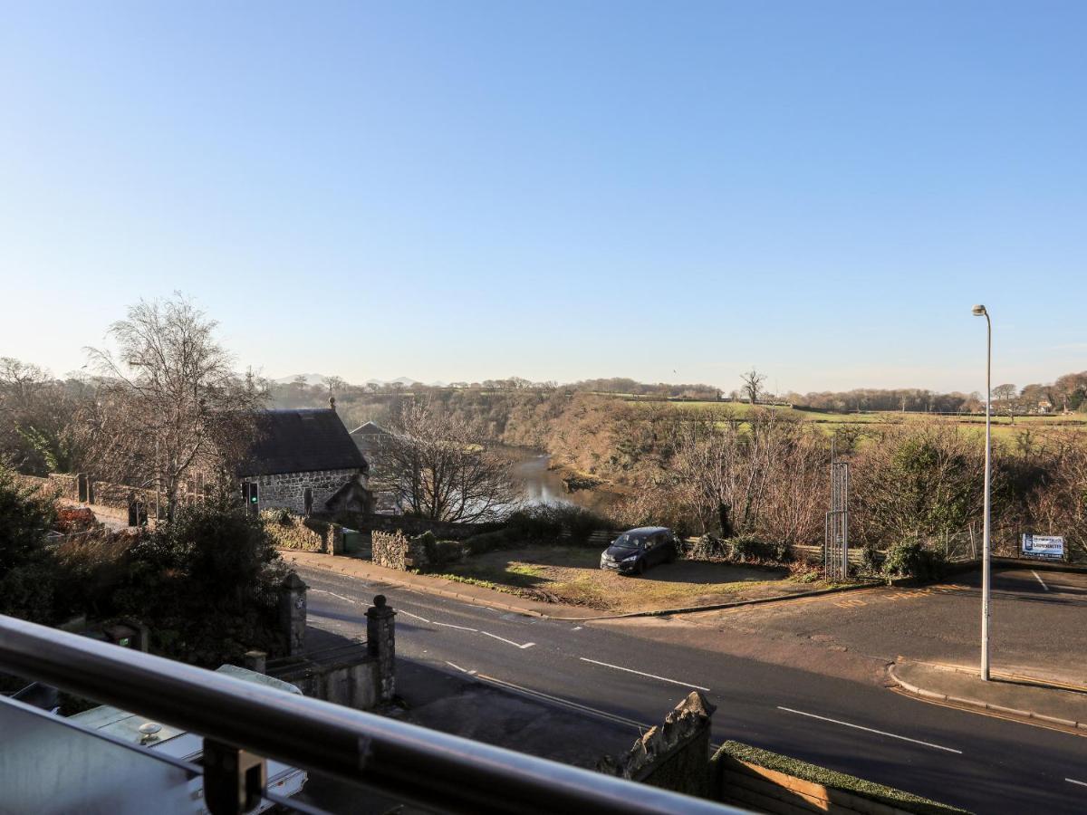 Bryn Min Manton Penthouse Apartment