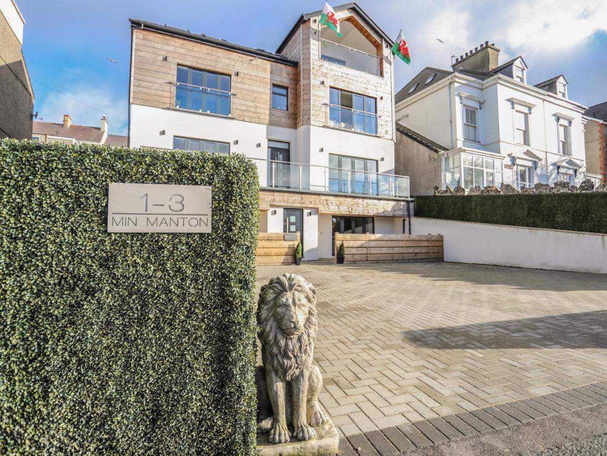 Bryn Min Manton Penthouse Apartment *