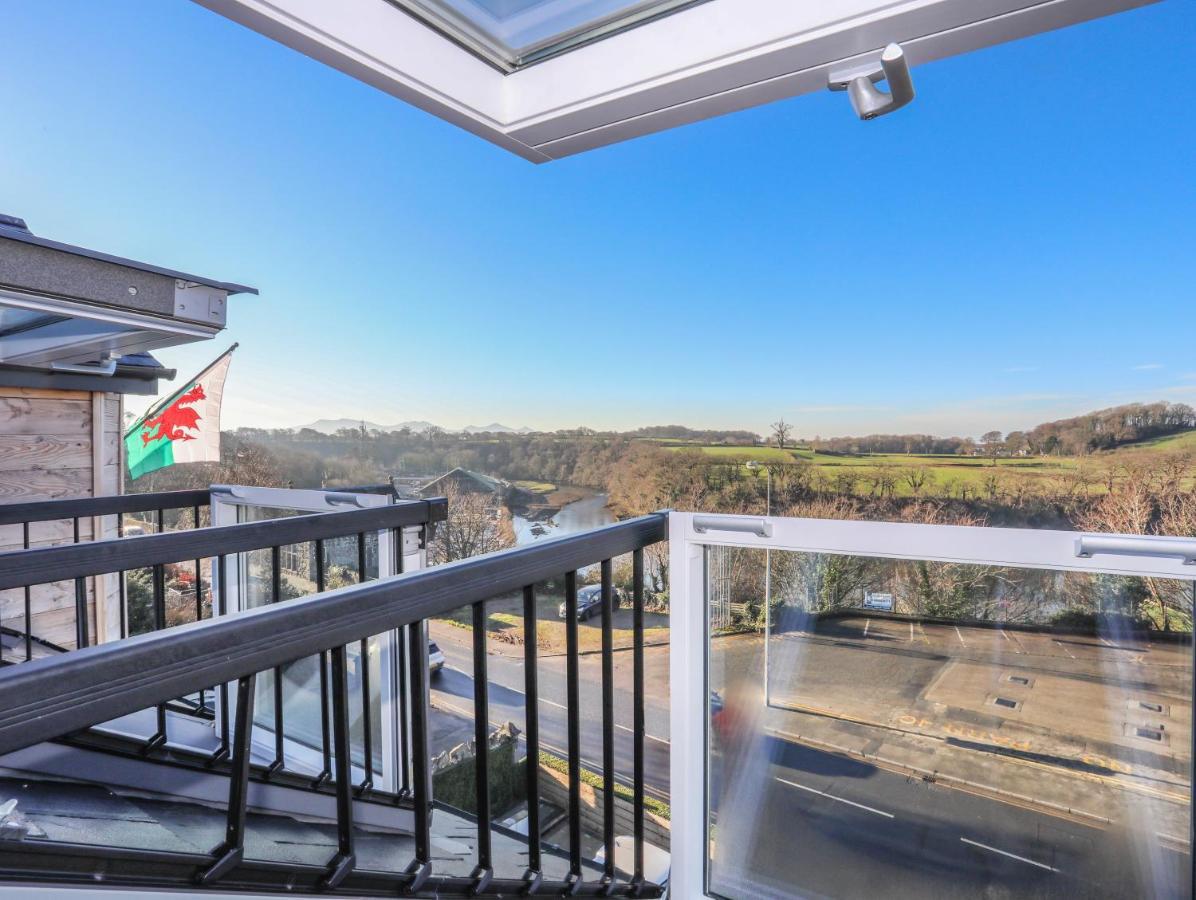 Bryn Min Manton Penthouse *